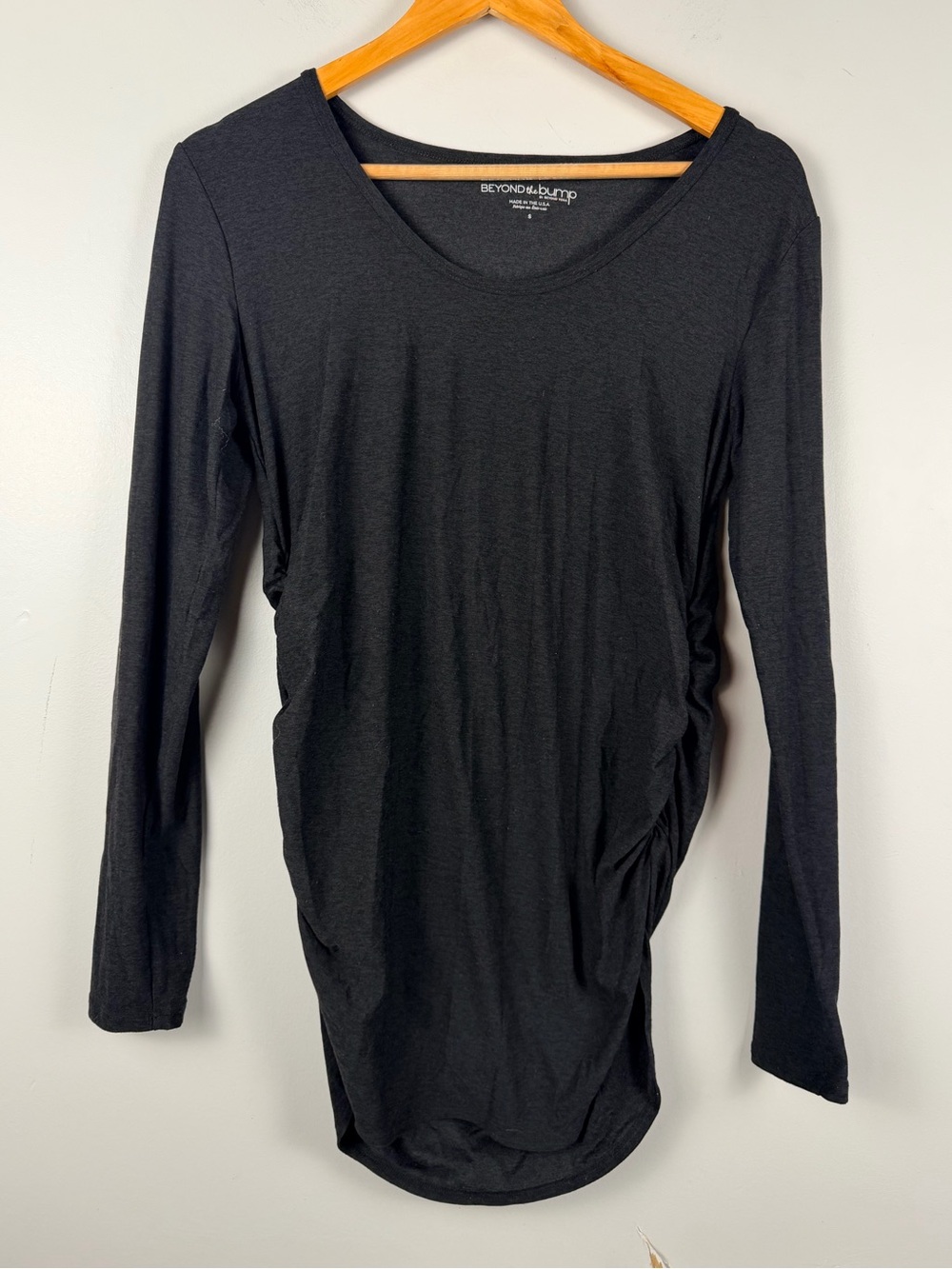 Beyond yoga beyond the bump Heather grey long sleeve side ruched top size small